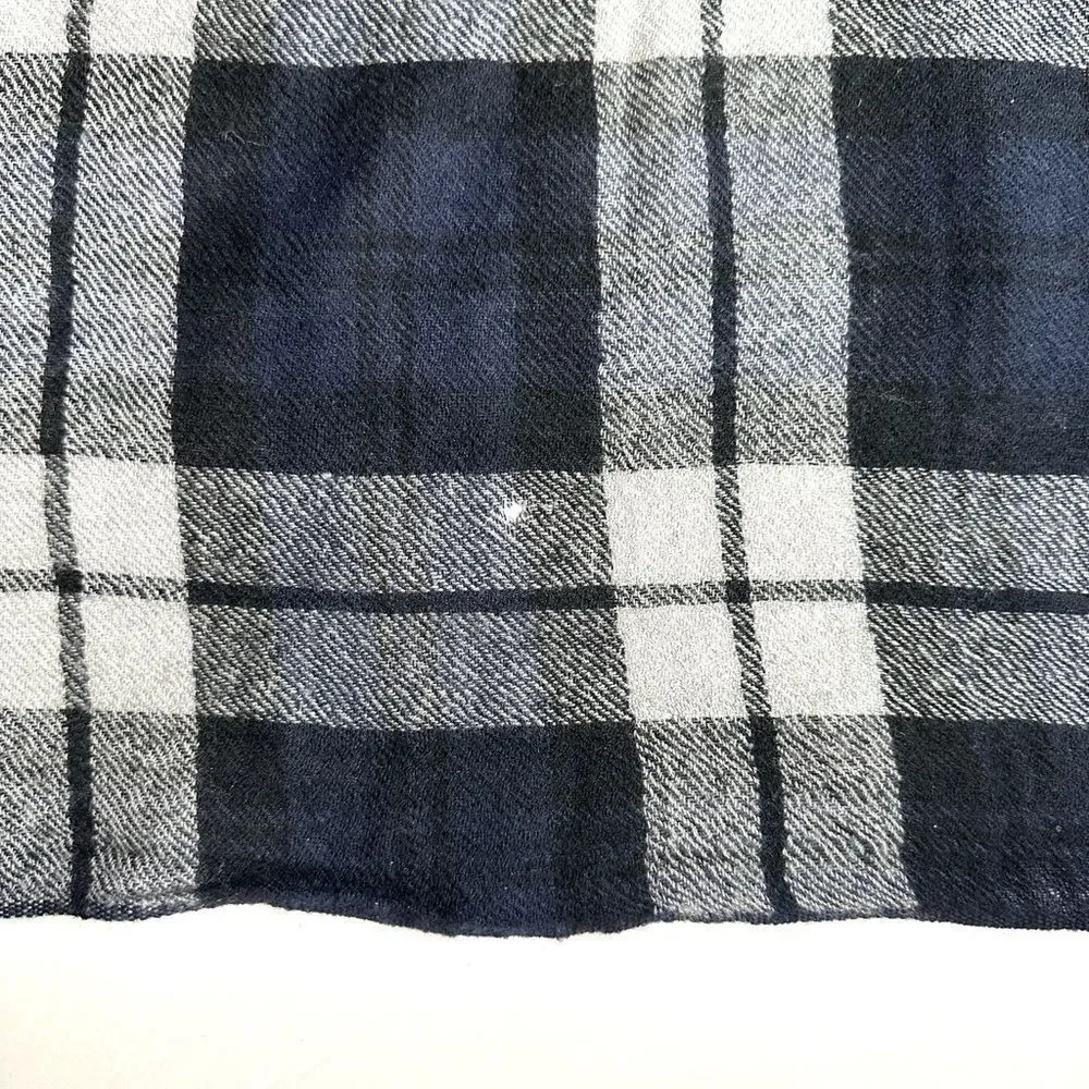 Amicale Wool Large Oblong Scarf Plaid Gray Black Lightweight Men's Women's